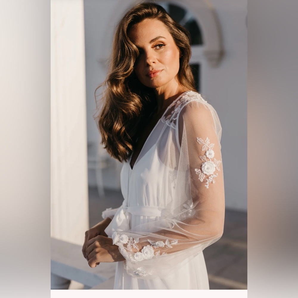Bridal Robe from Le Rose - Picture 6 of 7